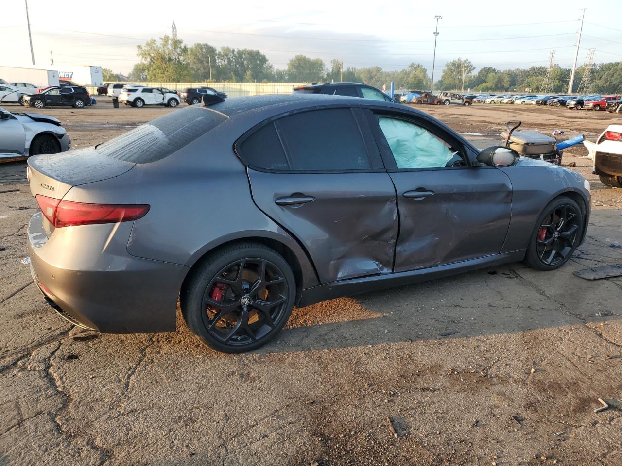 Obraz 3 z 2020 ALFA ROMEO GIULIA  2020 z VIN ZARFANAN8L7633801