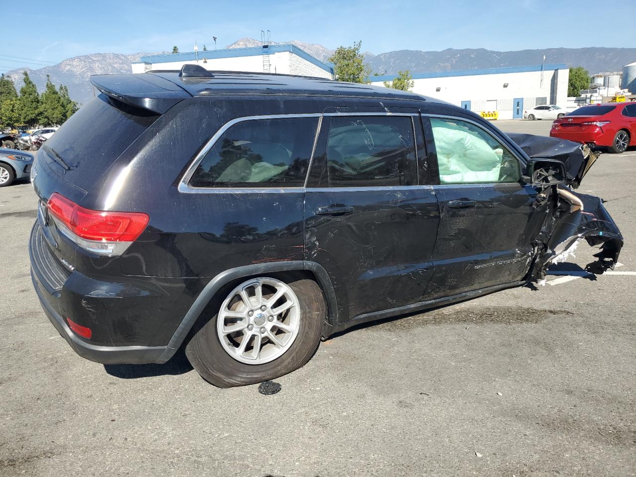 Obraz 3 z 2018 JEEP GRAND CHEROKEE LAREDO 2018 z VIN 1C4RJEAG8JC481225