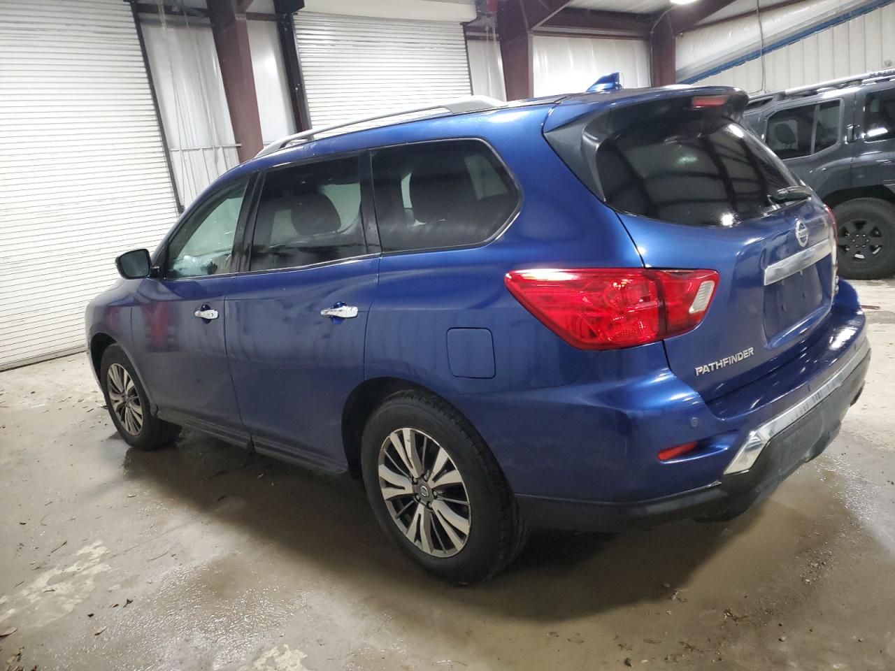 Image 2 of 2019 NISSAN PATHFINDER S 2019 with VIN 5N1DR2MM4KC620119