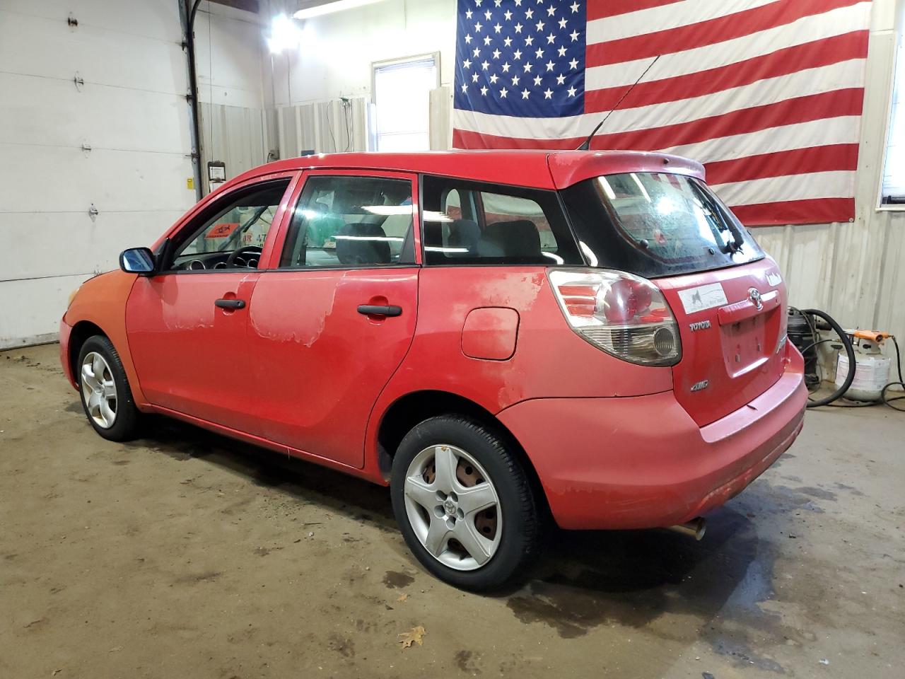 Image 2 of 2005 TOYOTA COROLLA MATRIX BASE 2005 with VIN 2T1LR32E45C396525