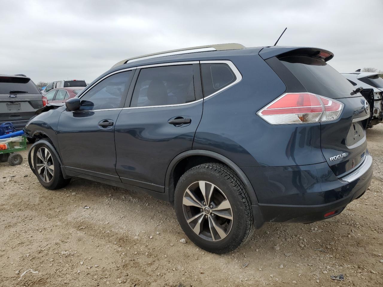 Image 2 of 2016 NISSAN ROGUE S 2016 with VIN JN8AT2MT9GW017046