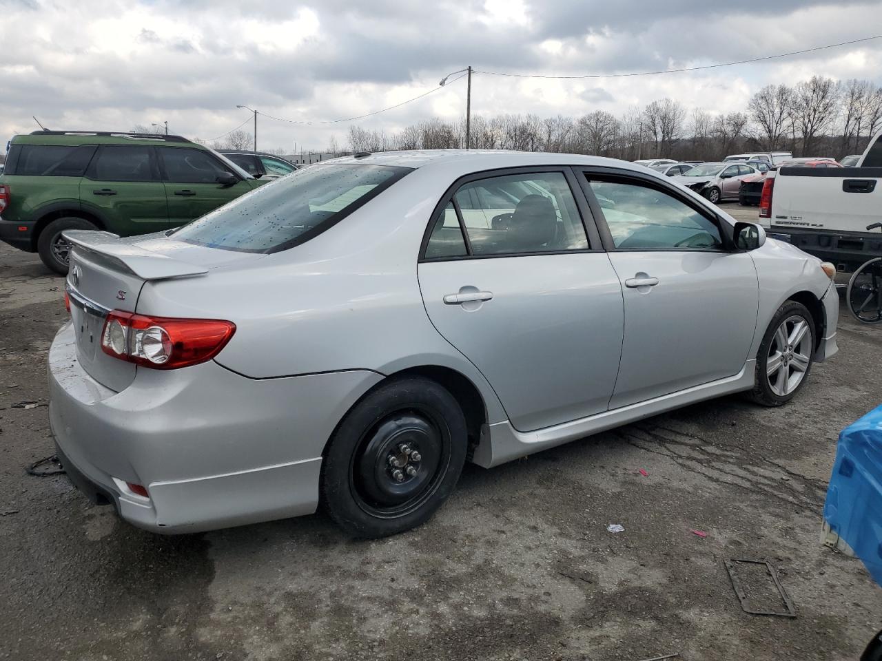 Image 3 of 2013 TOYOTA COROLLA BASE 2013 with VIN 2T1BU4EE2DC009738