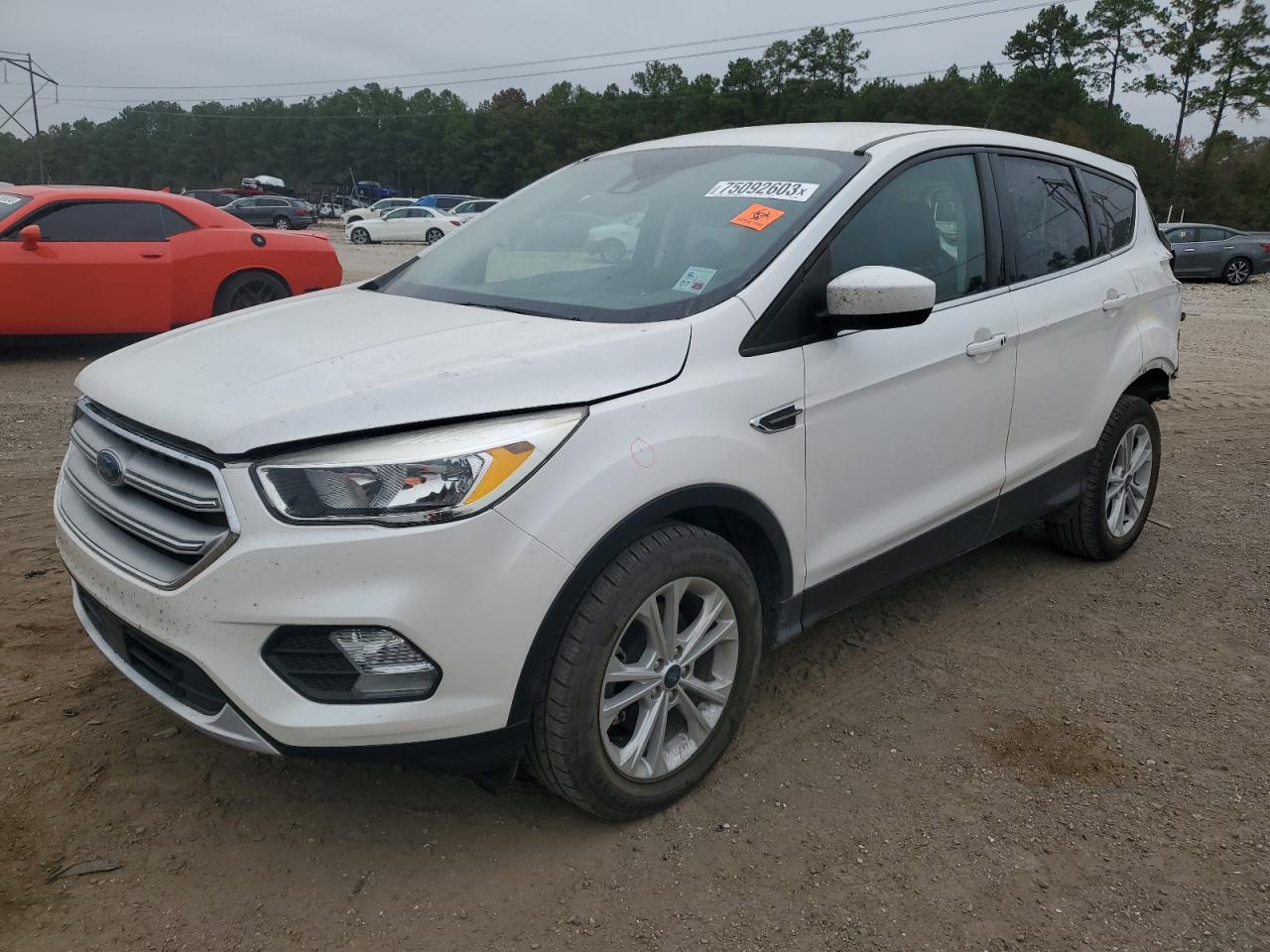 Изображение 1 2019 FORD ESCAPE SE 2019 с VIN 1FMCU0GD1KUB47087