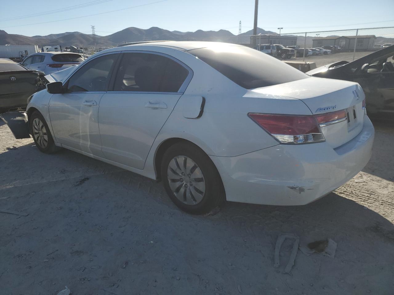 Изображение 2 2011 HONDA ACCORD LX 2011 с VIN 1HGCP2F38BA088476