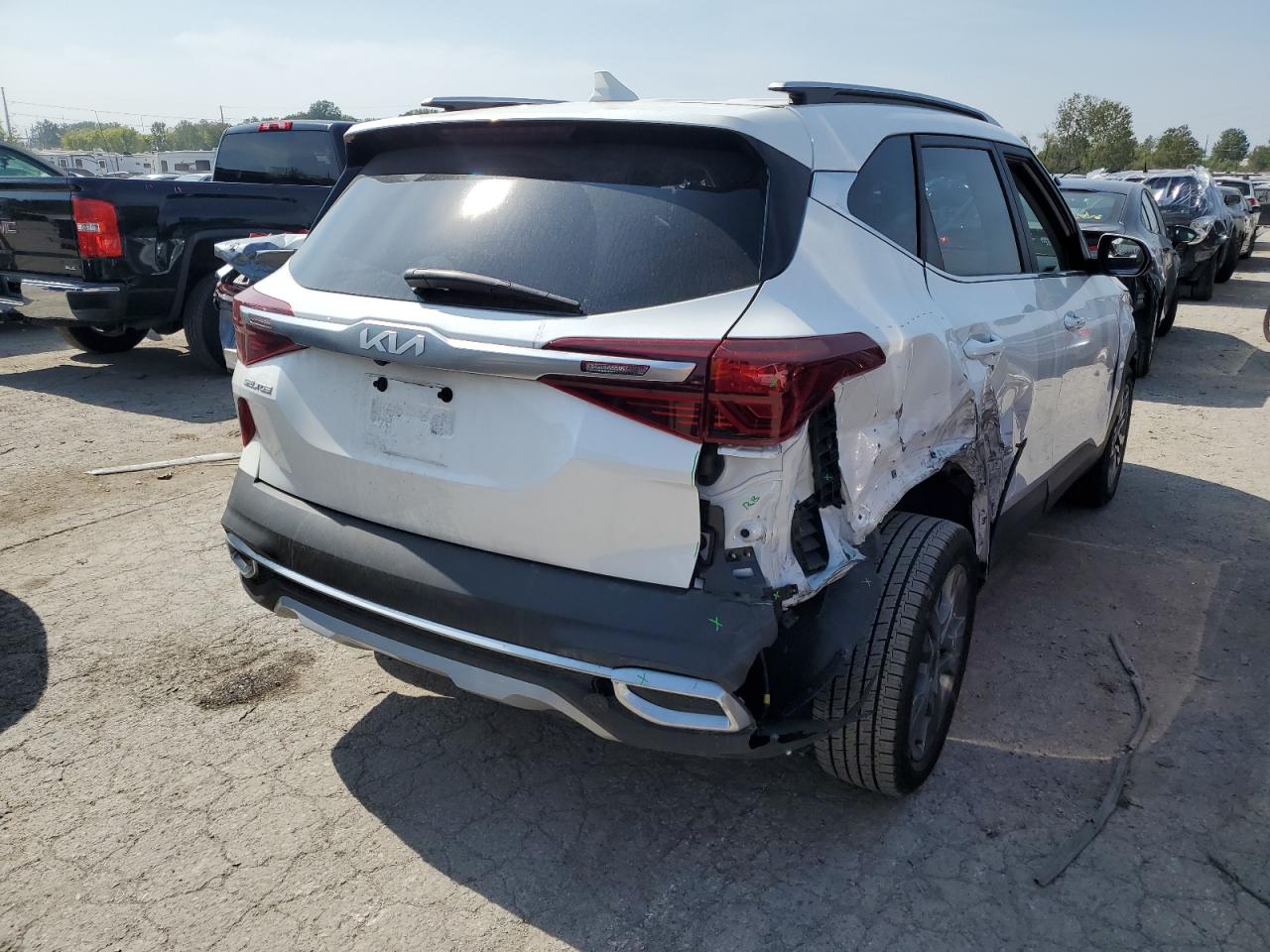 Изображение 3 2023 KIA SELTOS S 2023 с VIN KNDEU2AA3P7349930