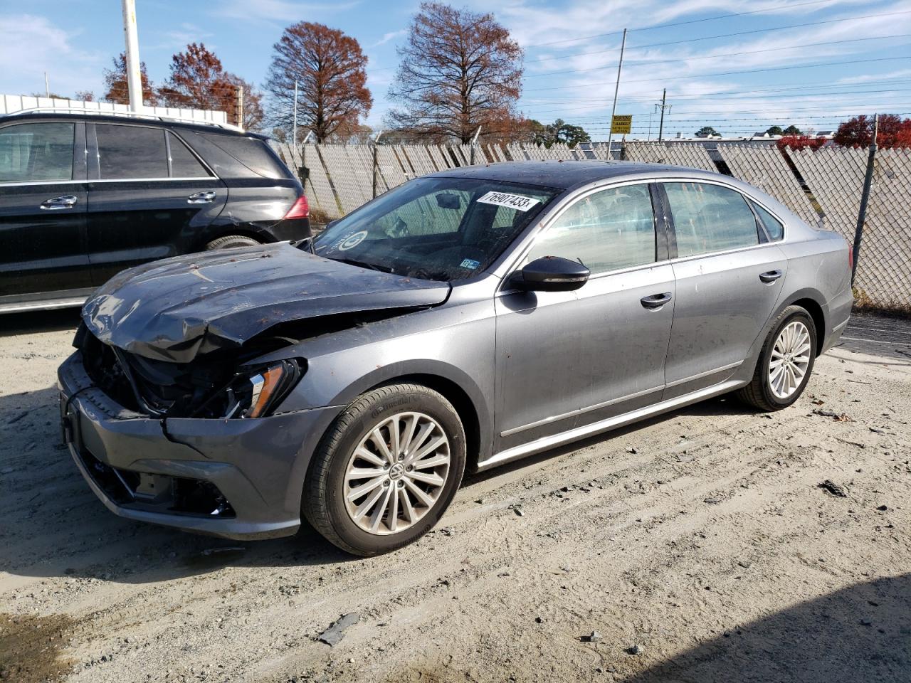 Изображение 1 2017 VOLKSWAGEN PASSAT SE 2017 с VIN 1VWBT7A34HC063479