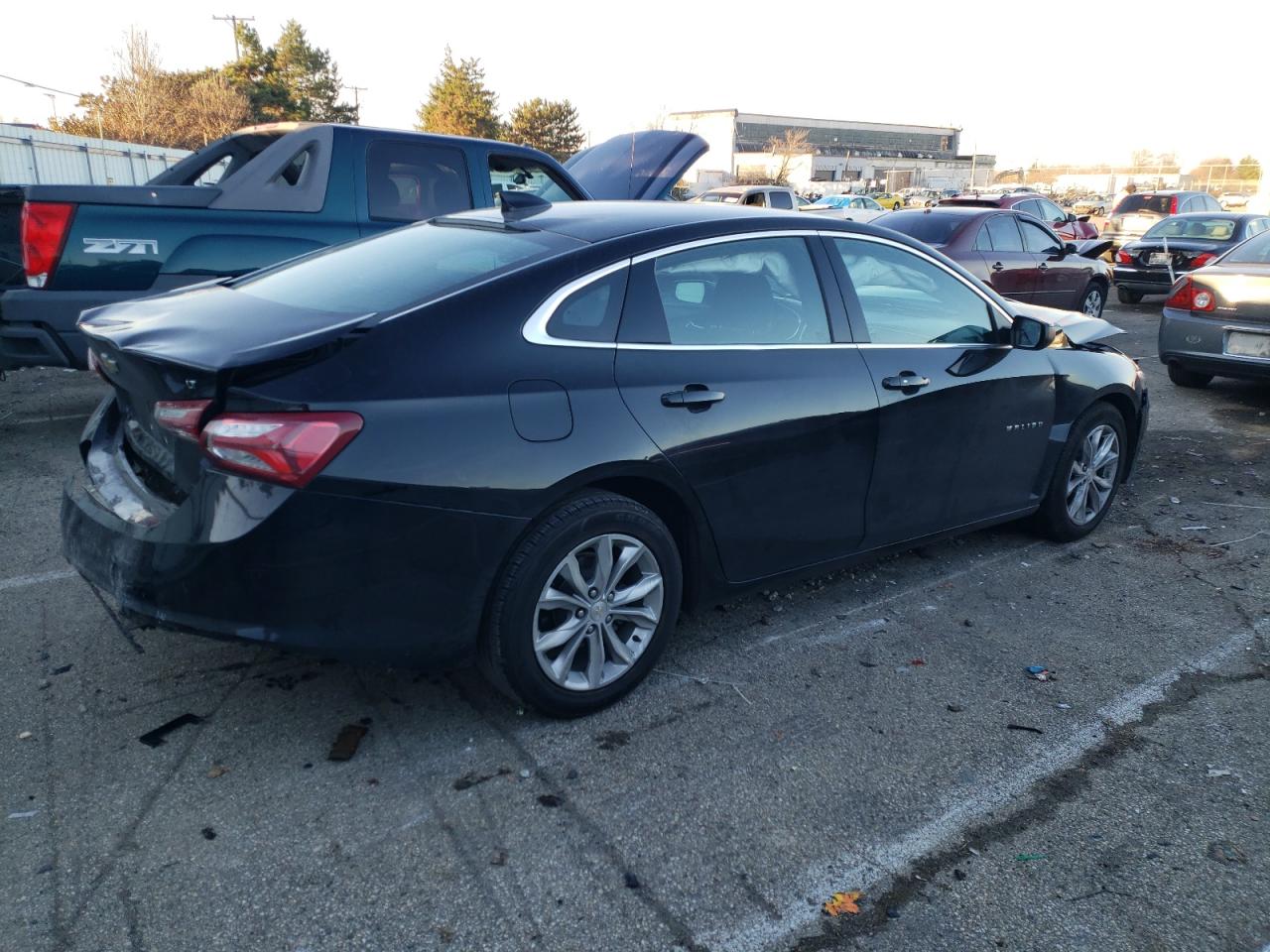 Image 3 of 2020 CHEVROLET MALIBU LT 2020 with VIN 1G1ZD5ST6LF043350