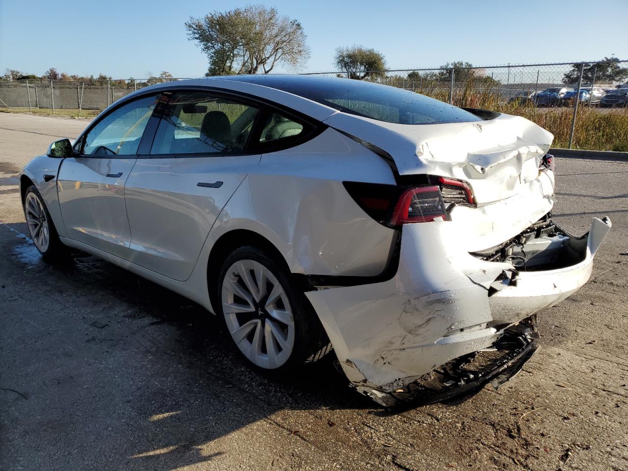 Изображение 2 2023 TESLA MODEL 3  2023 с VIN 5YJ3E1EA9PF436881