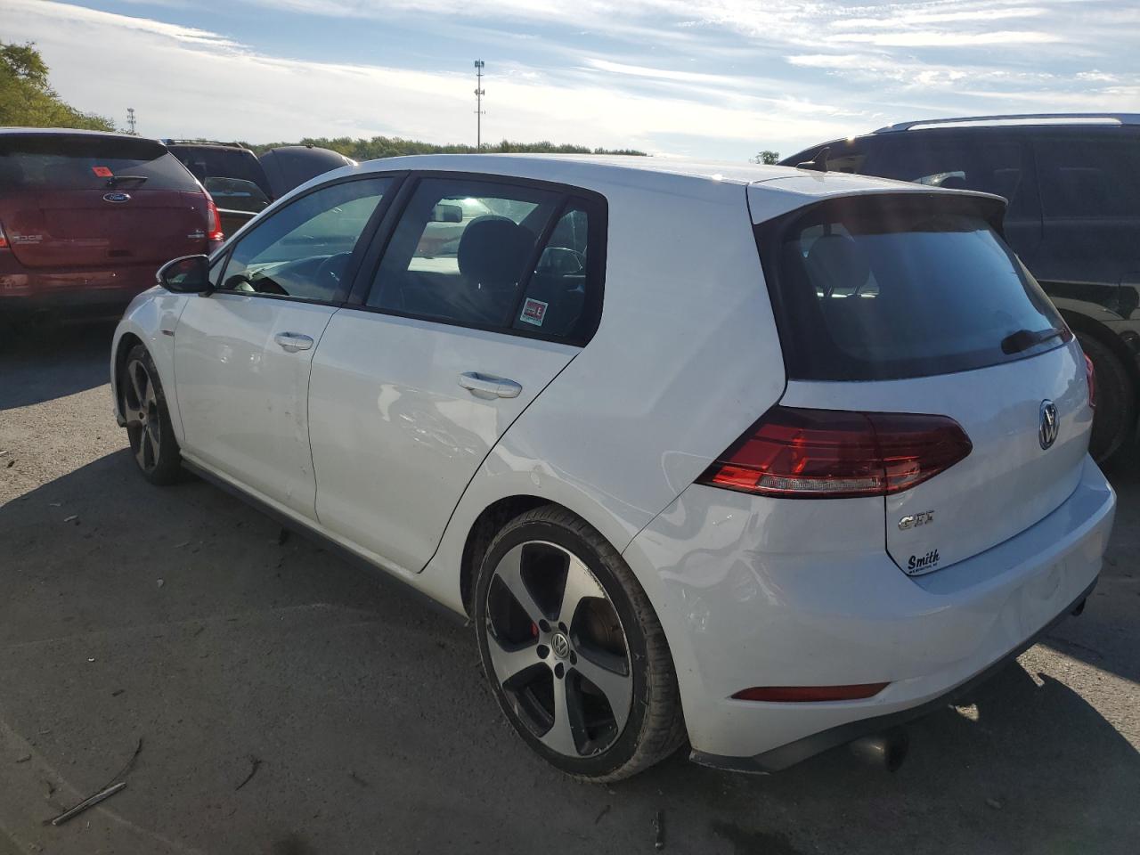 Изображение 2 2018 VOLKSWAGEN GTI S/SE 2018 с VIN 3VW447AU6JM266621