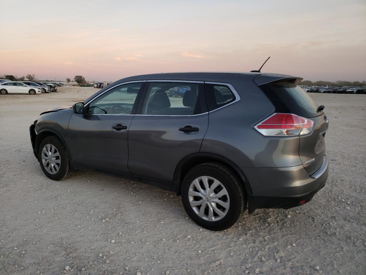 Image 2 of 2016 NISSAN ROGUE S 2016 with VIN KNMAT2MT8GP682218