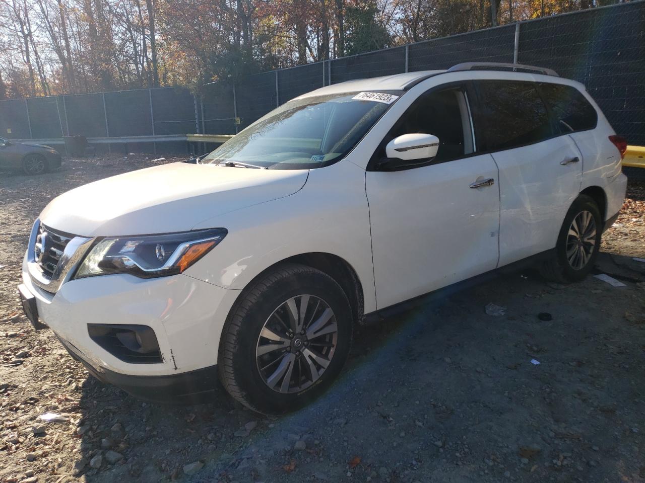 Obraz 1 z 2017 NISSAN PATHFINDER S 2017 z VIN 5N1DR2MN4HC665272