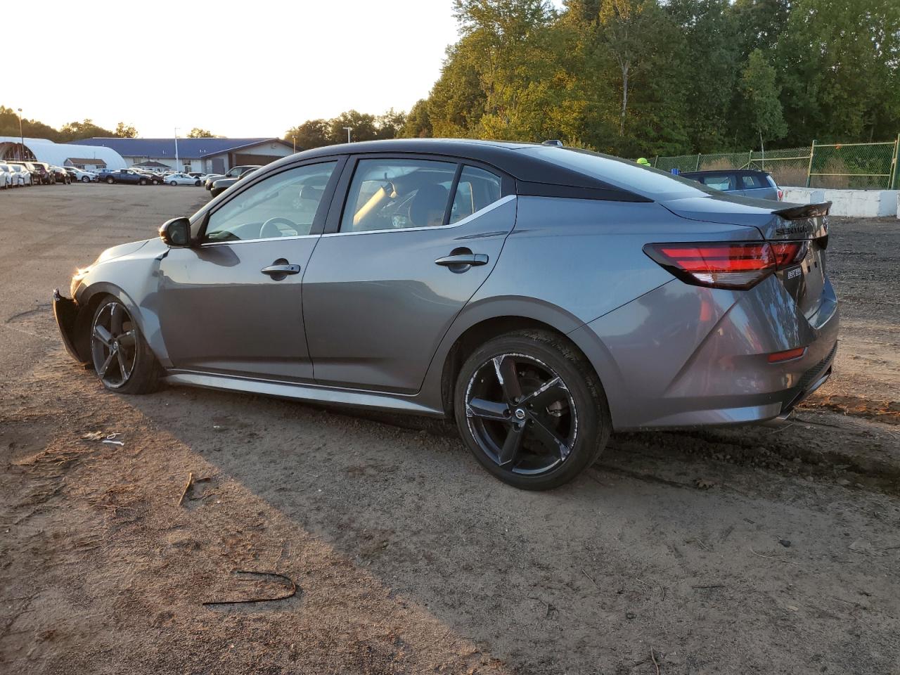 Изображение 2 2022 NISSAN SENTRA SR 2022 с VIN 3N1AB8DV5NY244259