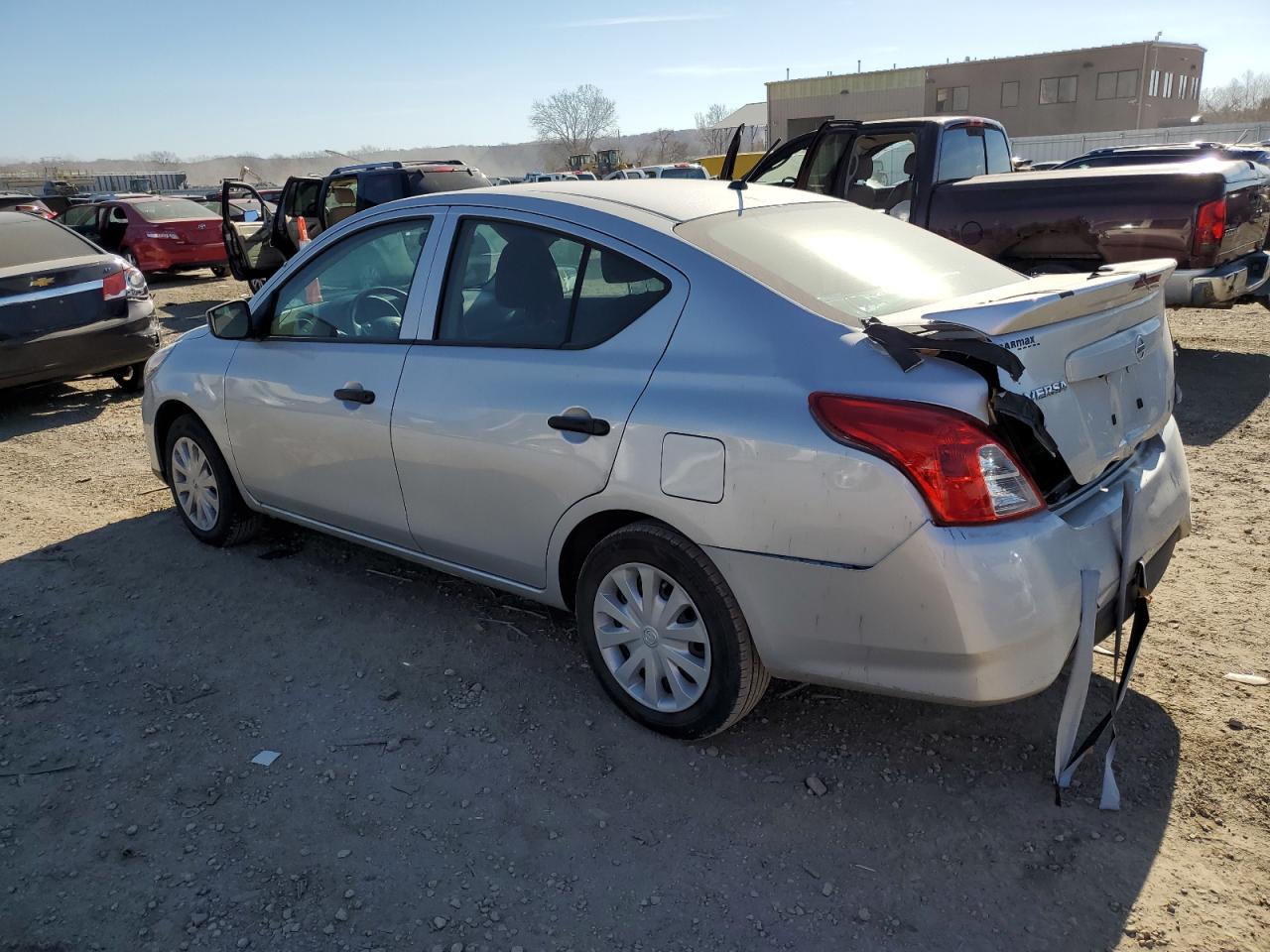 Изображение 2 2019 NISSAN VERSA S 2019 с VIN 3N1CN7AP0KL812524
