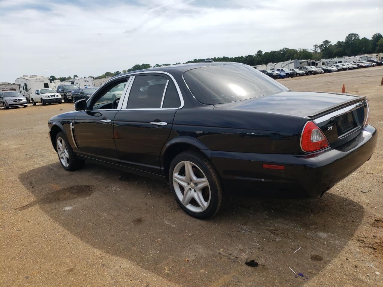 Obraz 2 z Jaguar Xj8 2008 z VIN SAJWA71B68SH22559