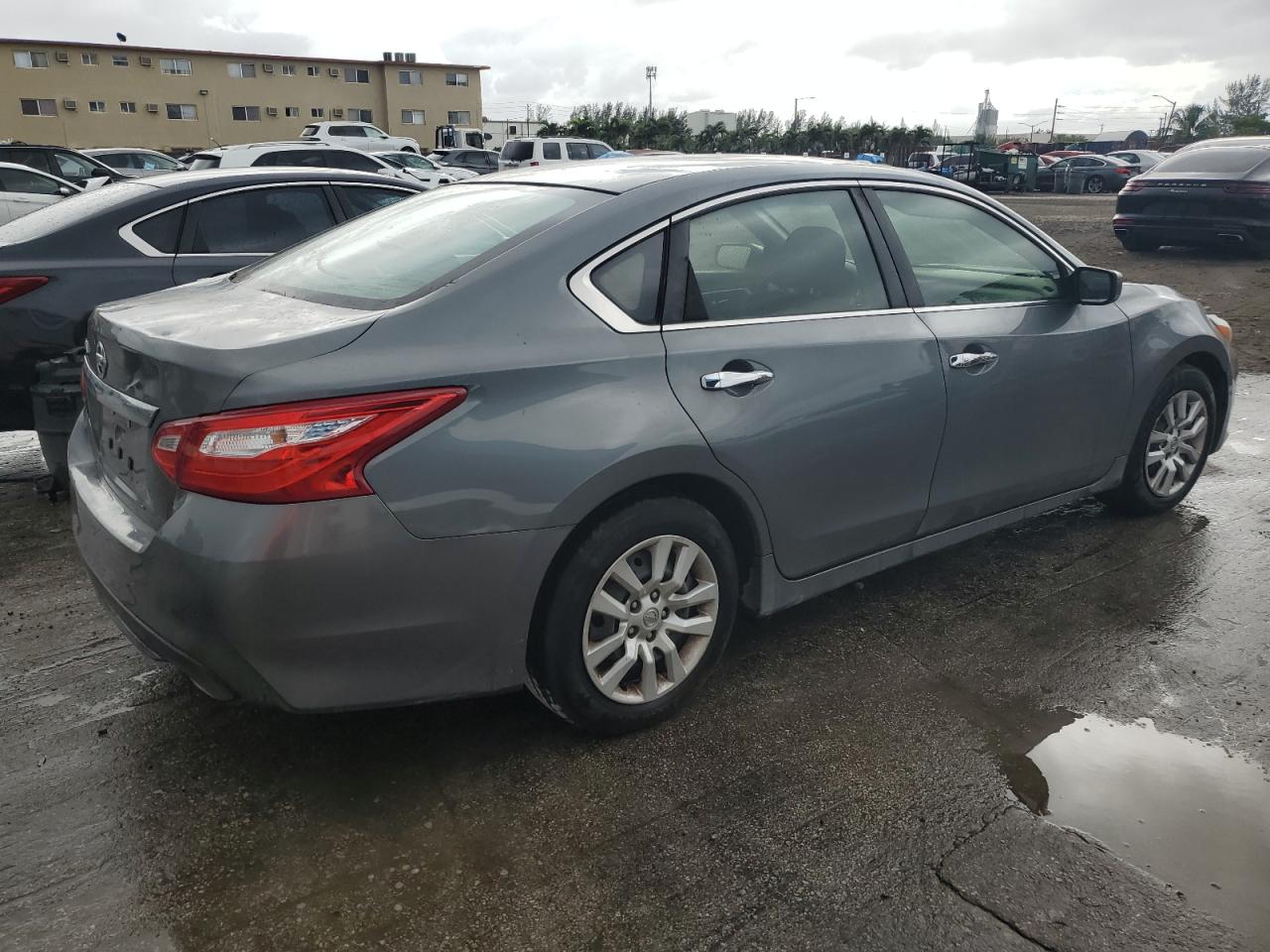 Image 3 of 2017 NISSAN ALTIMA 2.5 2017 with VIN 1N4AL3AP4HN304249