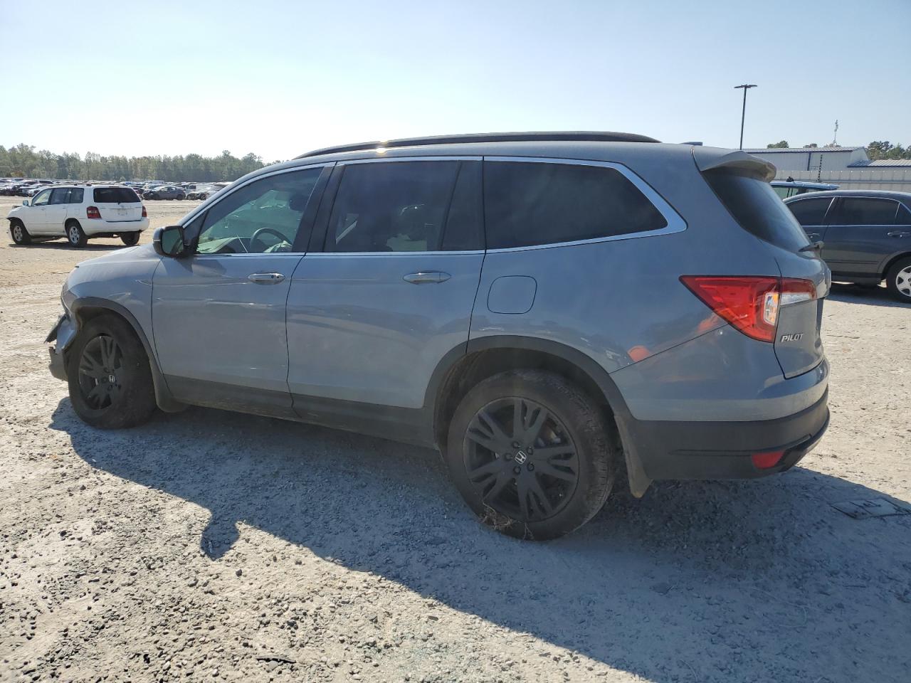 Image 2 of Honda Pilot Se 2022 with VIN 5FNYF6H23NB078341