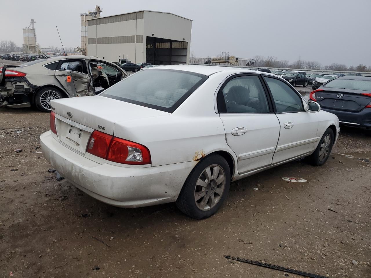 Image 3 of 2004 KIA OPTIMA LX 2004 with VIN KNAGD128145334698