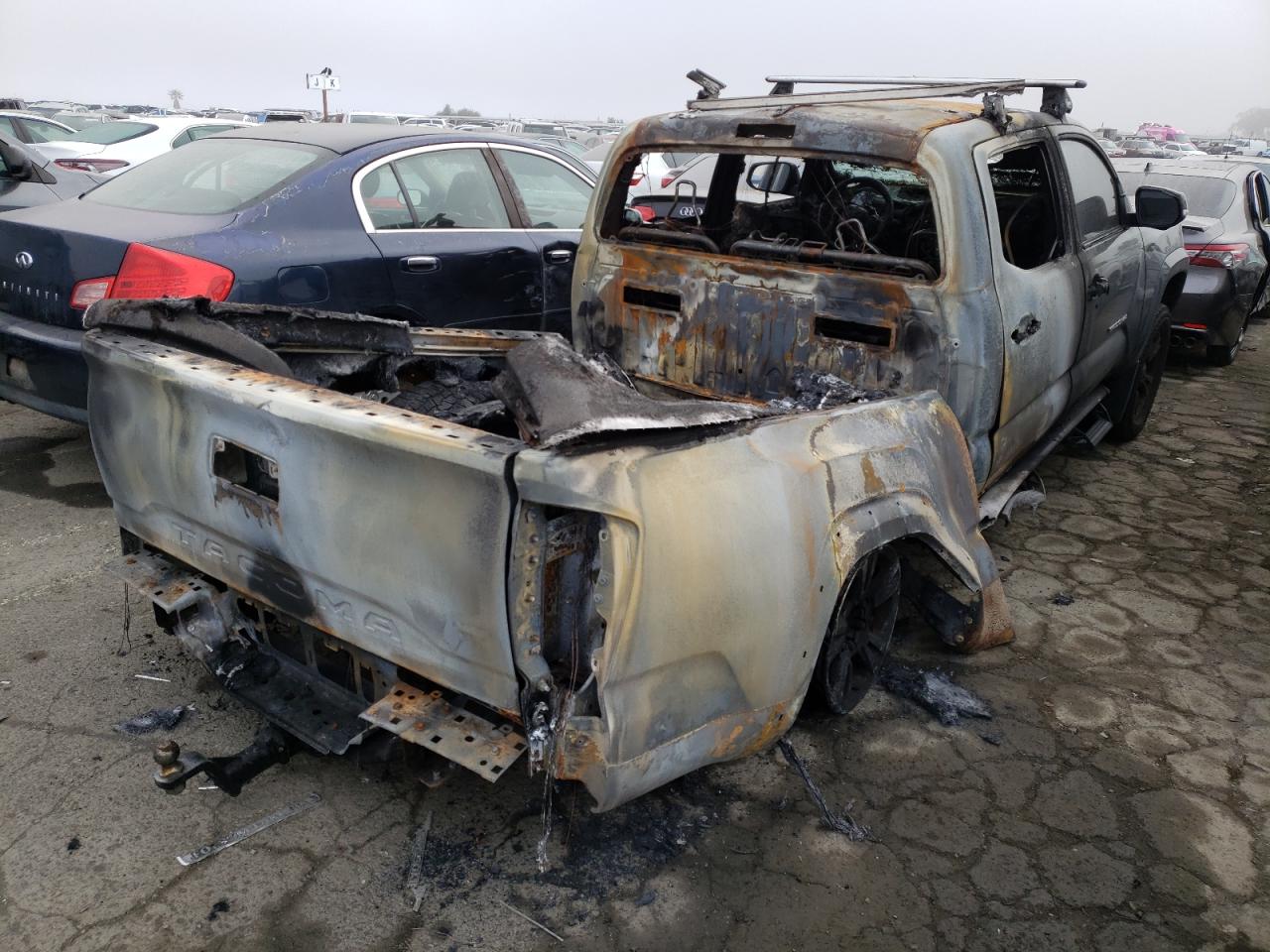 Obraz 3 z 2017 TOYOTA TACOMA DOUBLE CAB 2017 z VIN 3TMDZ5BNXHM013473