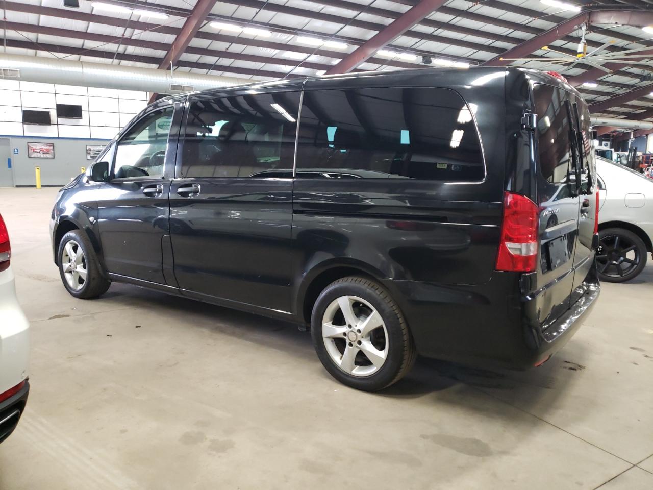 Image 2 of 2018 MERCEDES-BENZ METRIS  2018 with VIN WD4PG2EE4J3371467