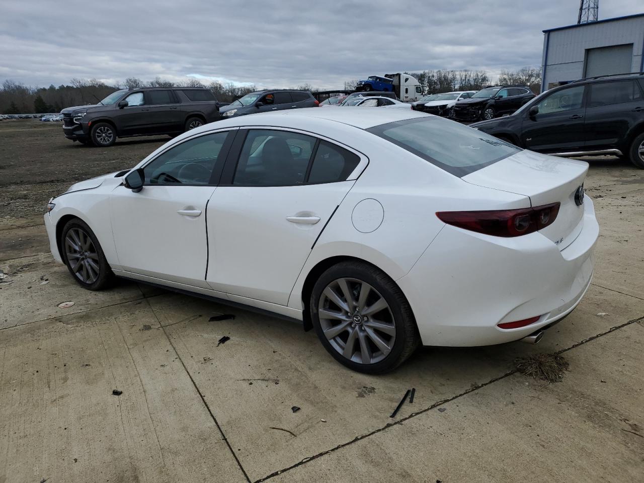 Изображение 2 2023 MAZDA 3 SELECT 2023 с VIN 3MZBPABM1PM369190