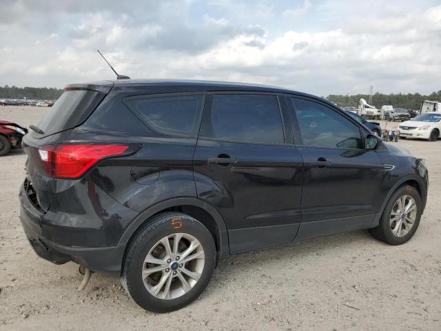Obraz 3 z 2019 FORD ESCAPE S 2019 z VIN 1FMCU0F78KUB85864