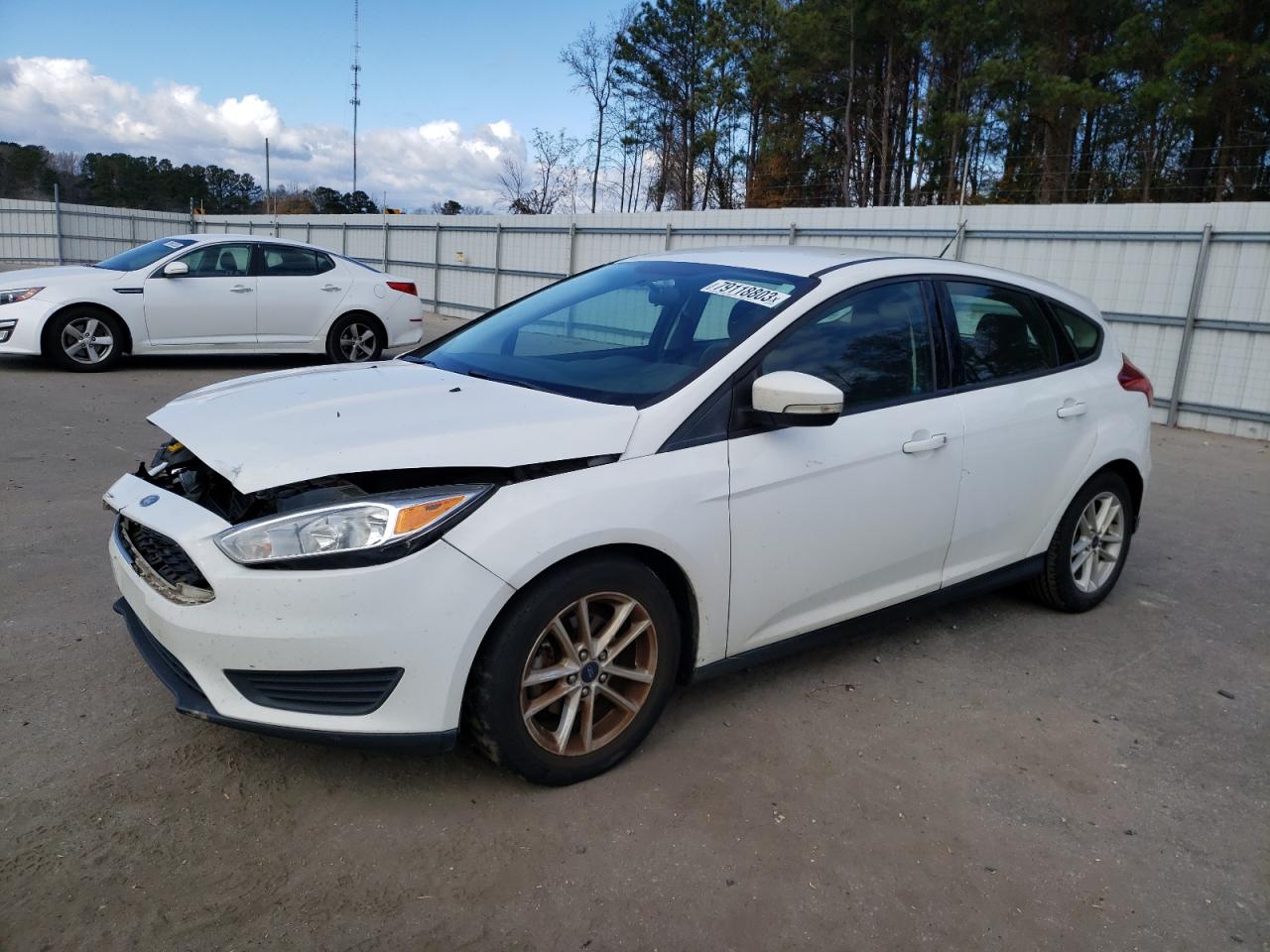 Image 1 of 2017 FORD FOCUS SE 2017 with VIN 1FADP3K26HL296509