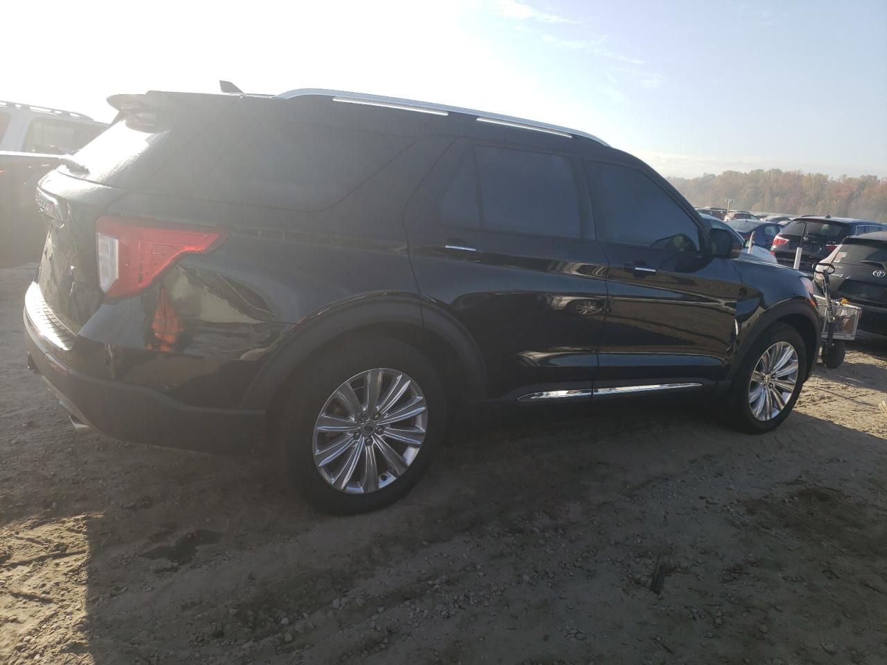 Image 3 of 2020 FORD EXPLORER LIMITED 2020 with VIN 1FMSK7FHXLGC86066