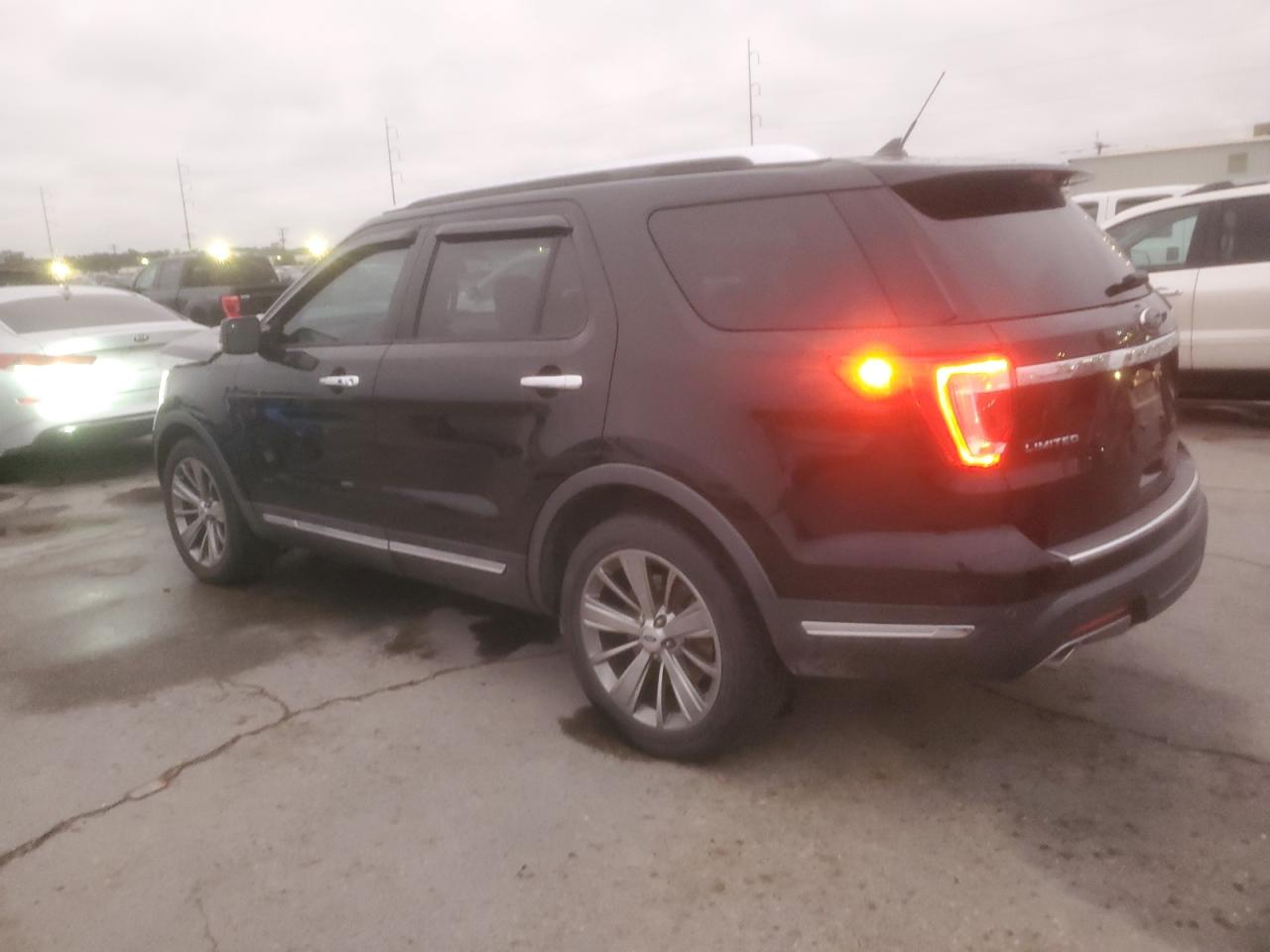 Изображение 2 2018 FORD EXPLORER LIMITED 2018 с VIN 1FM5K7F81JGB10842