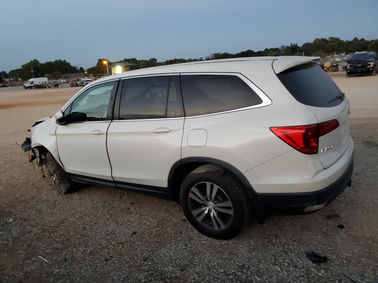 Image 2 of 2017 HONDA PILOT EXL 2017 with VIN 5FNYF6H52HB055017
