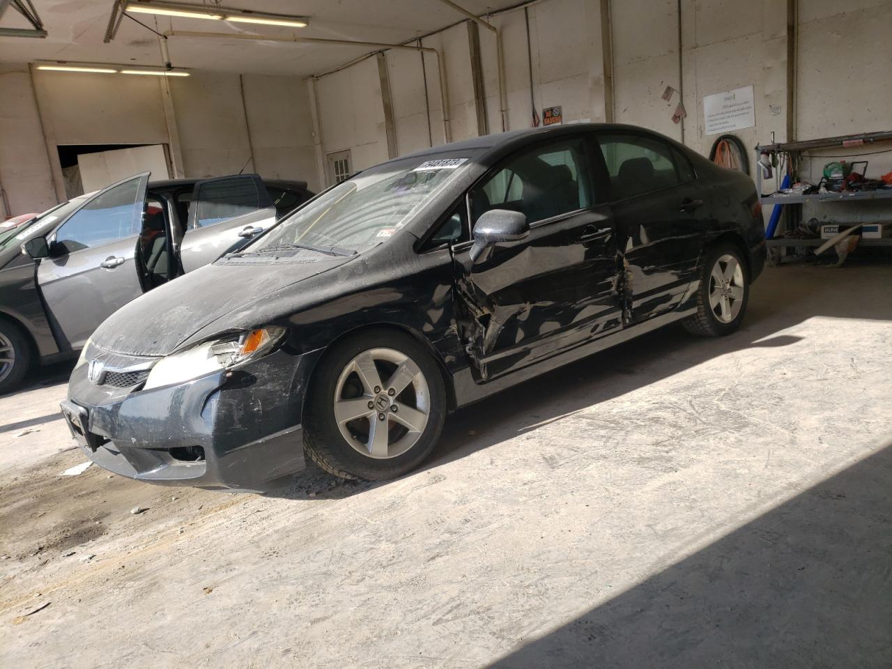 Image 1 of 2011 HONDA CIVIC LX-S 2011 with VIN 19XFA1F60BE008585