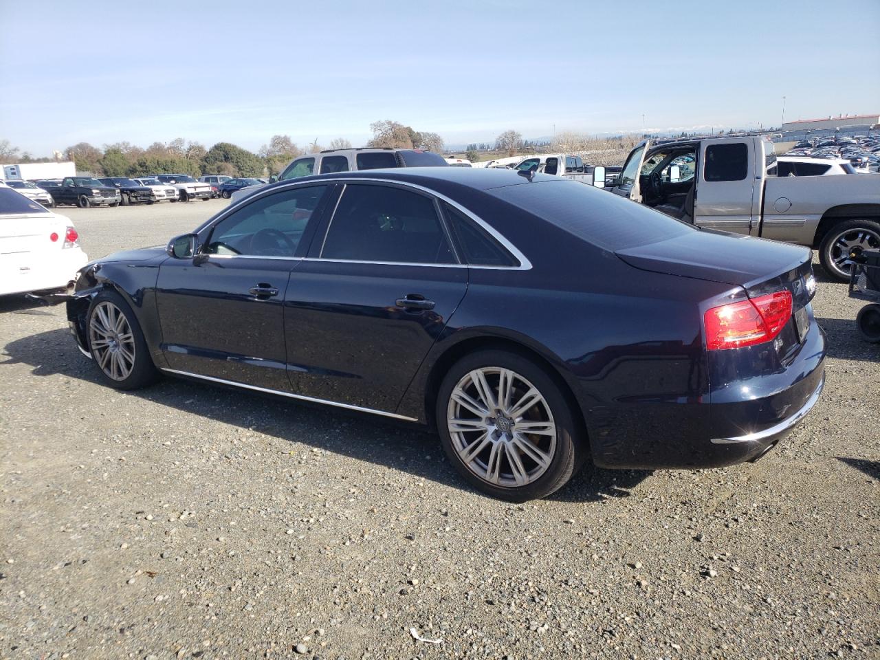 Изображение 2 2013 AUDI A8 QUATTRO 2013 с VIN WAUAGAFD8DN005372