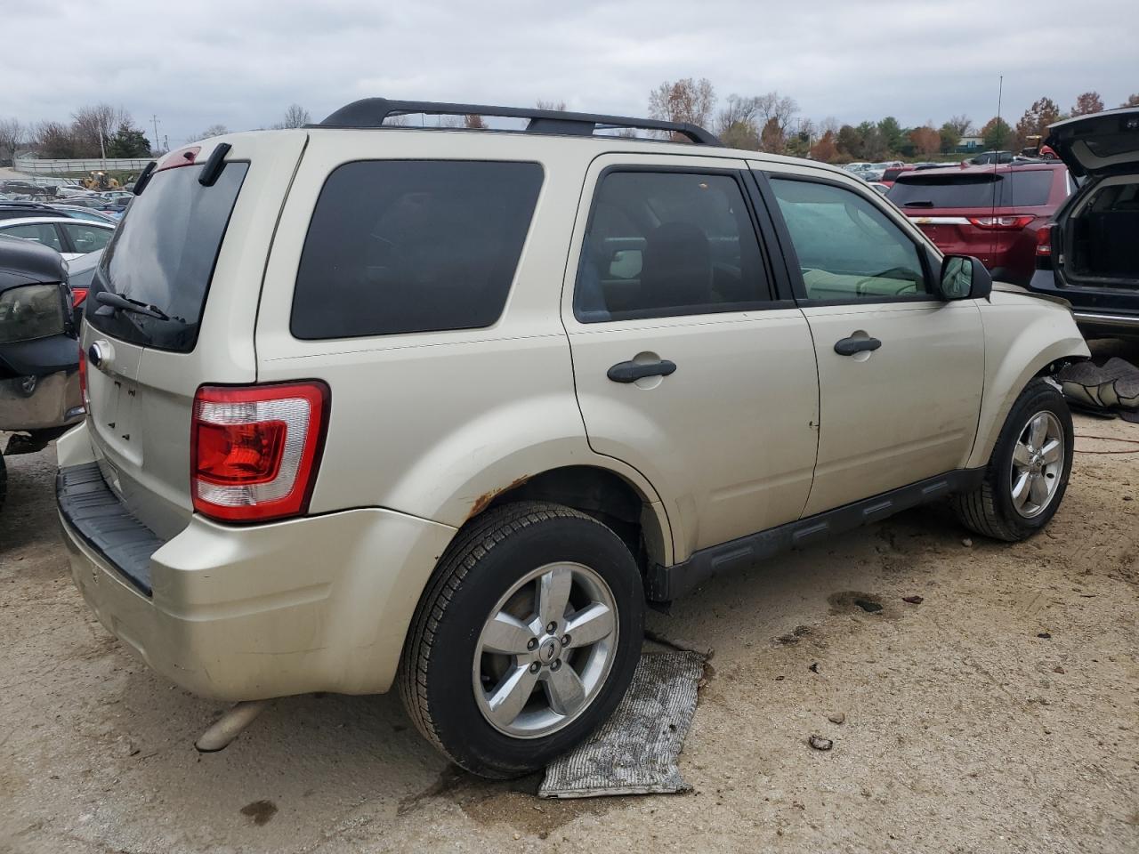 Obraz 3 z 2012 FORD ESCAPE XLT 2012 z VIN 1FMCU0D71CKA21646