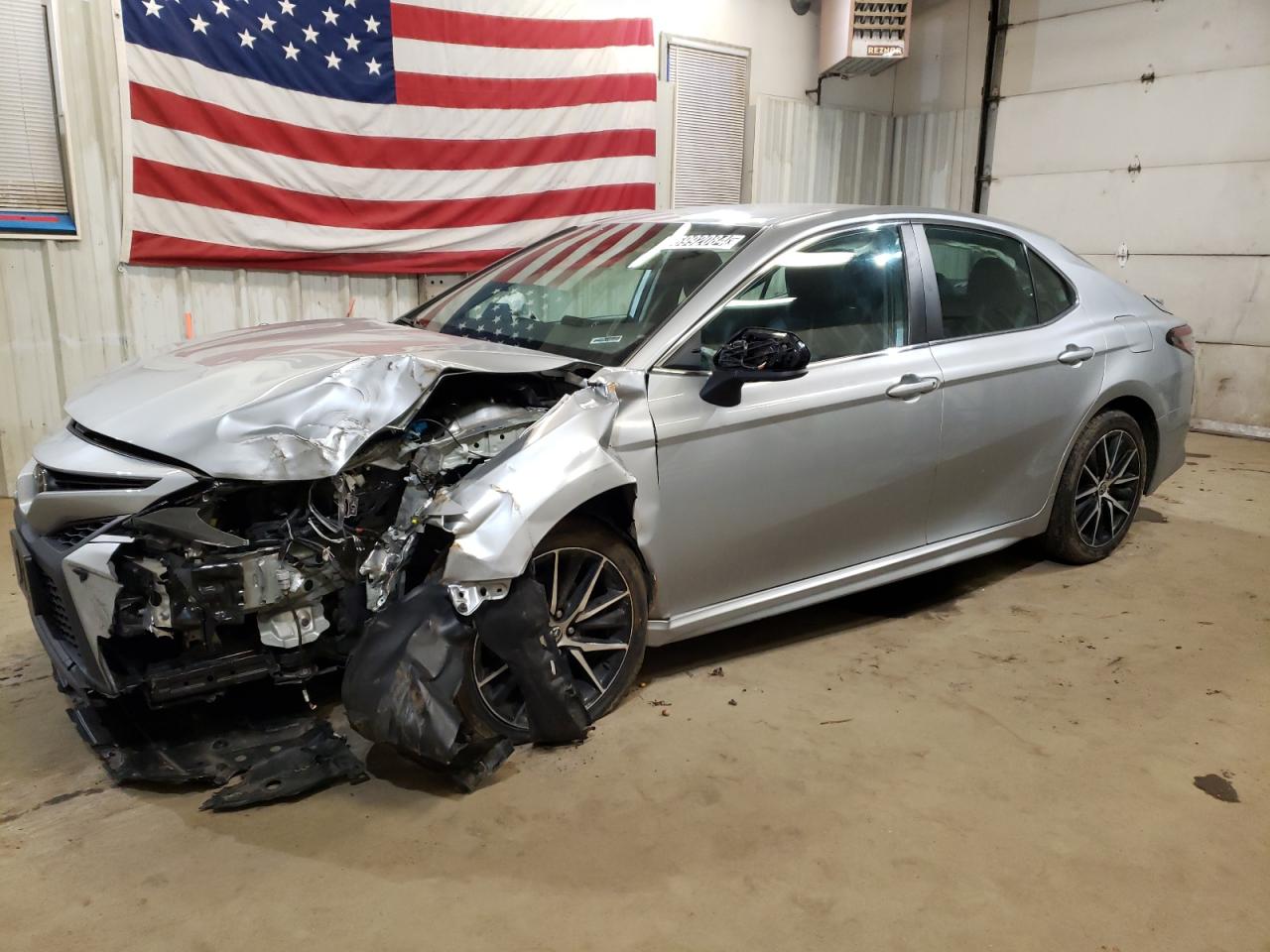 Изображение 1 2021 TOYOTA CAMRY SE 2021 с VIN 4T1G11AK2MU433797