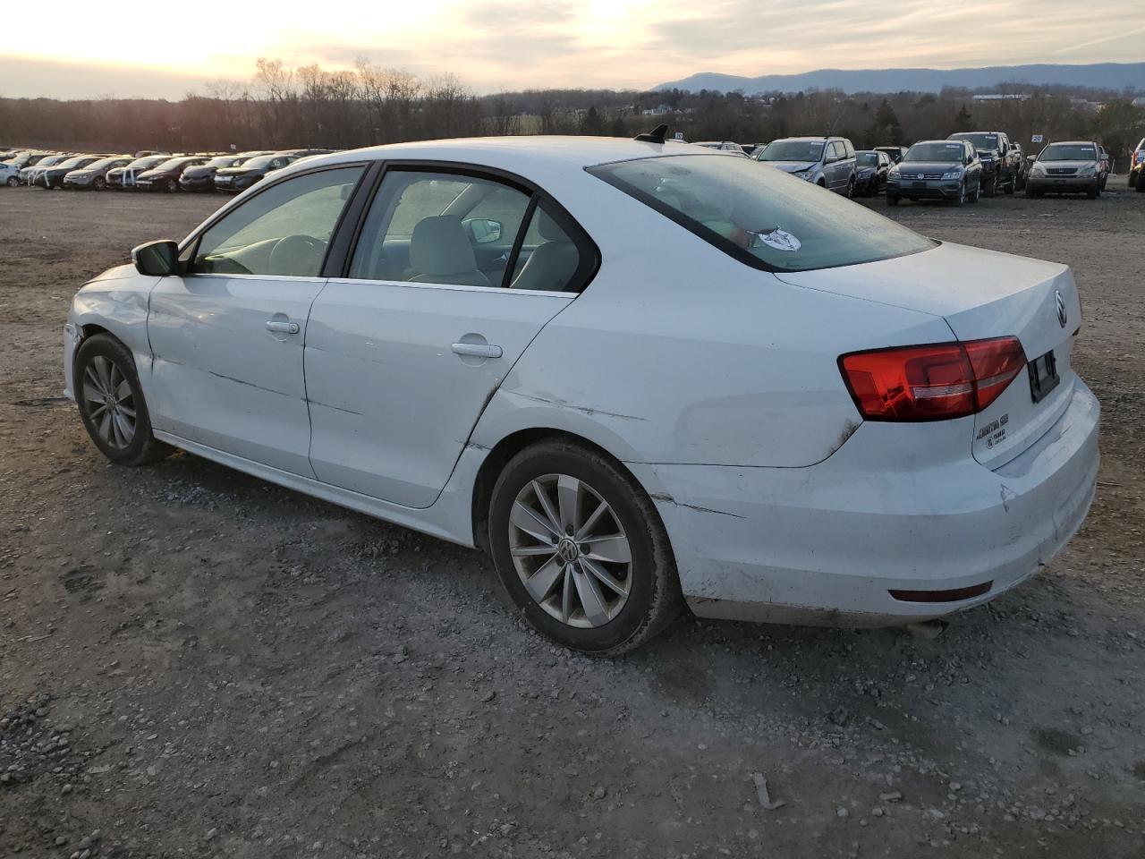 Obraz 2 z 2015 VOLKSWAGEN JETTA SE 2015 z VIN 3VWD17AJ1FM412347