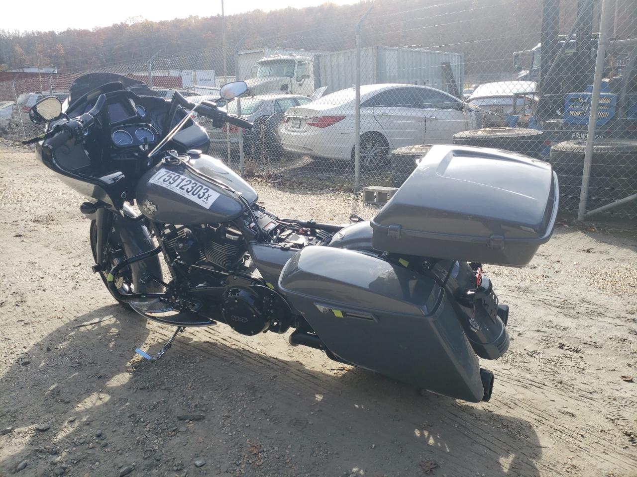 Obraz 3 z 2022 HARLEY-DAVIDSON FLTRXS  2022 z VIN 1HD1KTP14NB605020