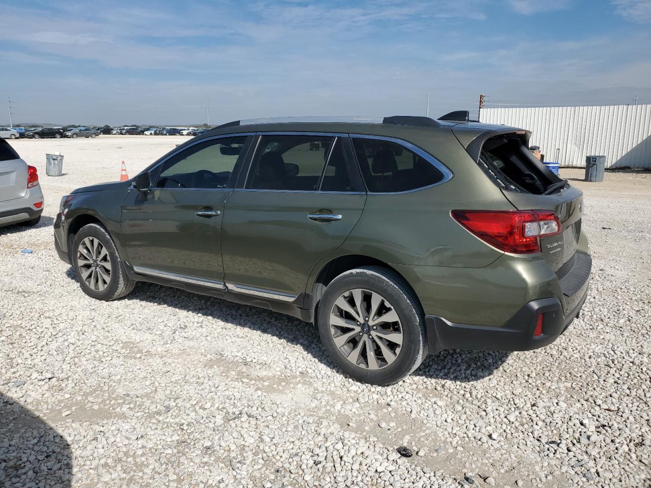 Image 2 of 2019 SUBARU OUTBACK TOURING 2019 with VIN 4S4BSETC7K3364340