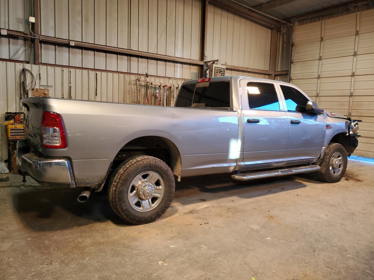 Image 3 of 2022 RAM 3500 TRADESMAN 2022 with VIN 3C63R3GL9NG114156