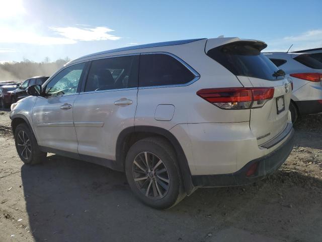 Image 2 of 2019 TOYOTA HIGHLANDER SE 2019 with VIN 5TDJZRFH8KS597104