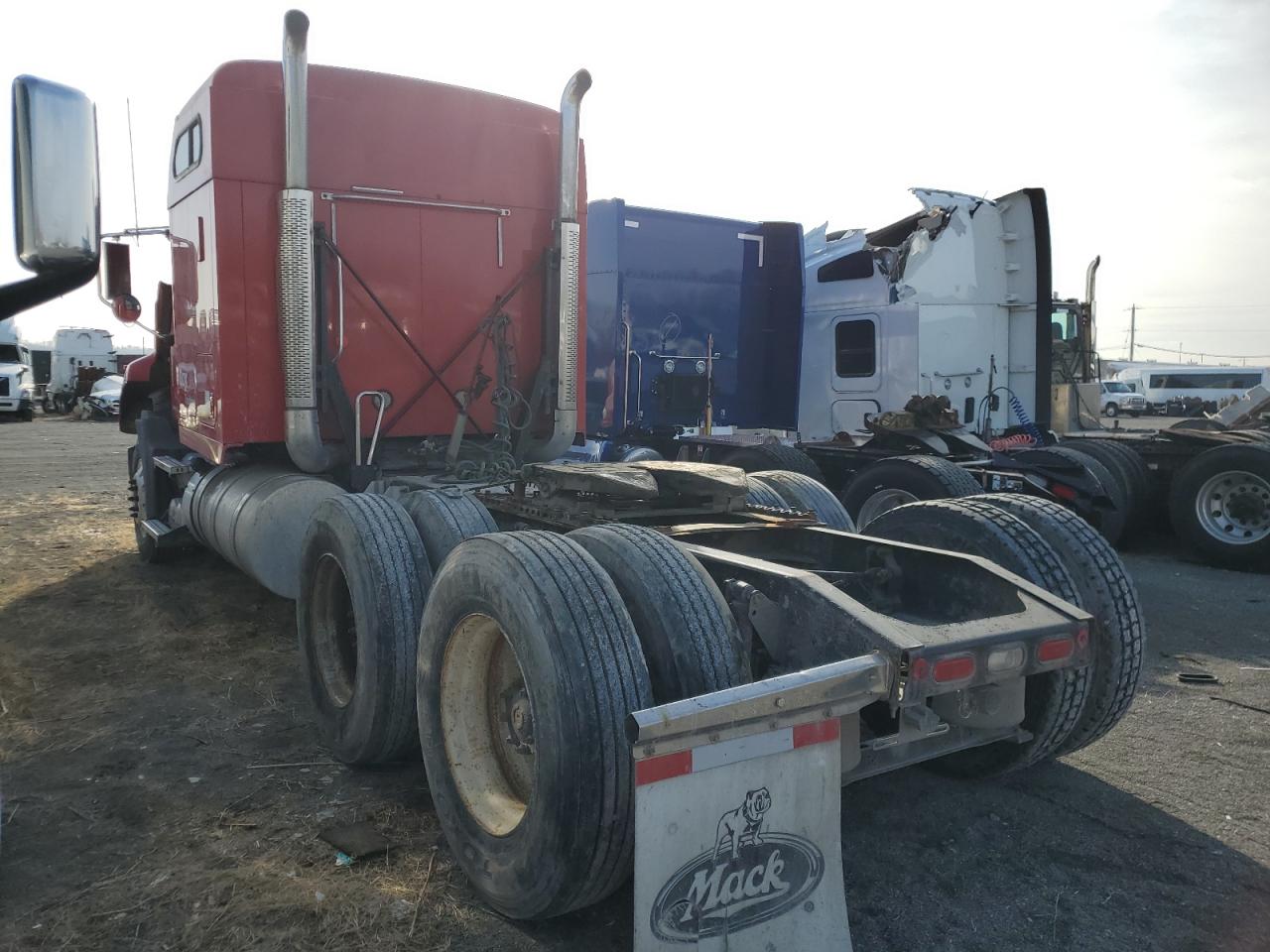 Obraz 3 z 2014 MACK 600 CXU600 2014 z VIN 1M1AW07Y2EM038098