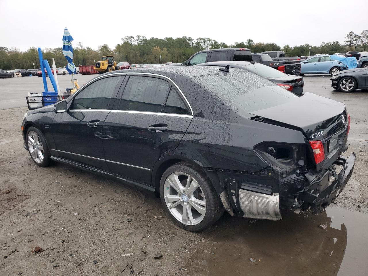 Image 2 of 2013 MERCEDES-BENZ E 350 2013 with VIN WDDHF5KB3DA721738