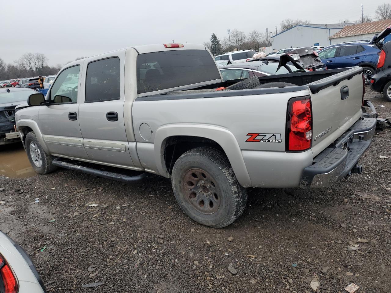 Image 2 of 2006 CHEVROLET SILVERADO K1500 2006 with VIN 2GCEK13T461147804
