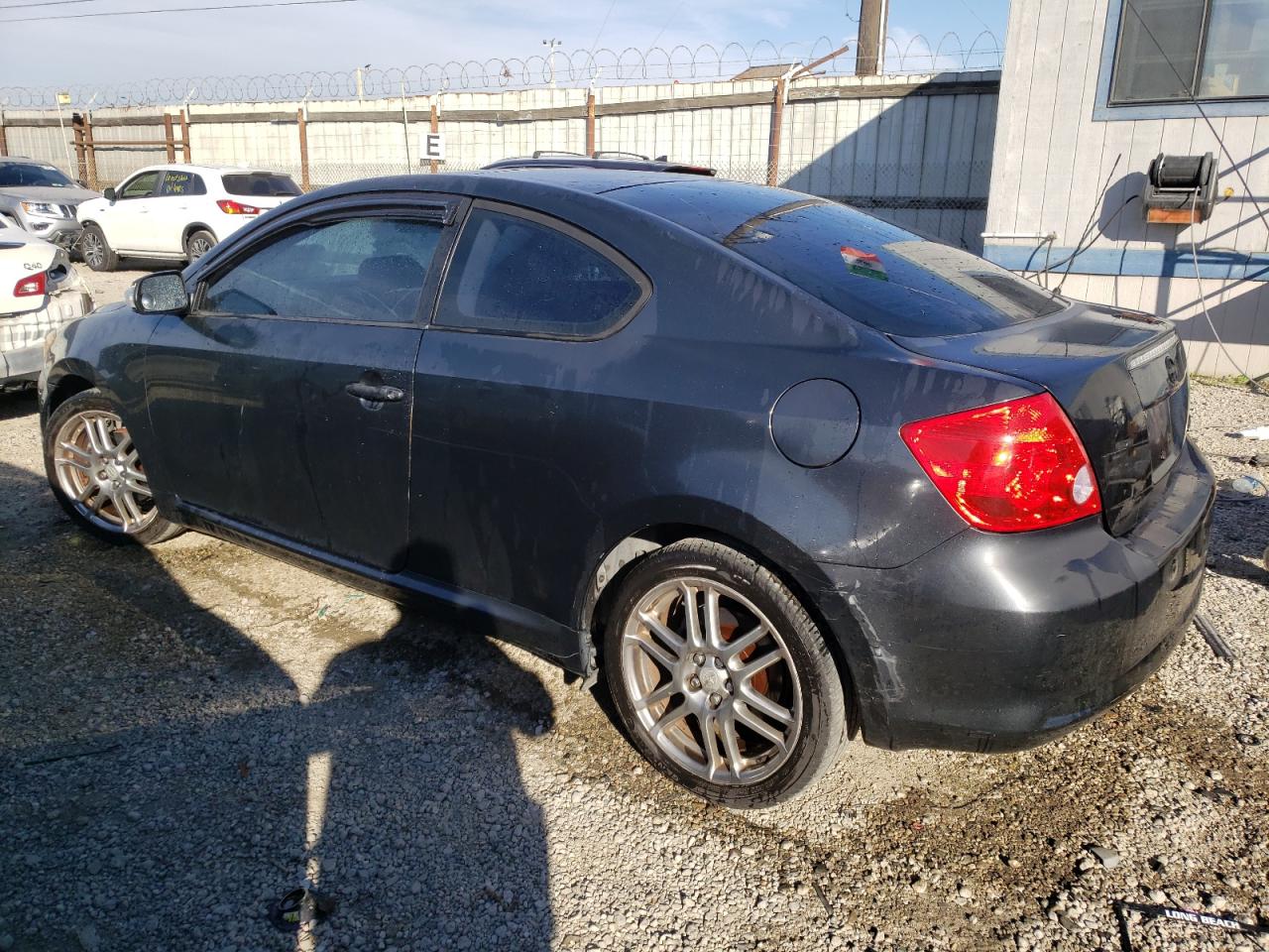Изображение 2 2006 TOYOTA SCION TC  2006 с VIN JTKDE177X60130719