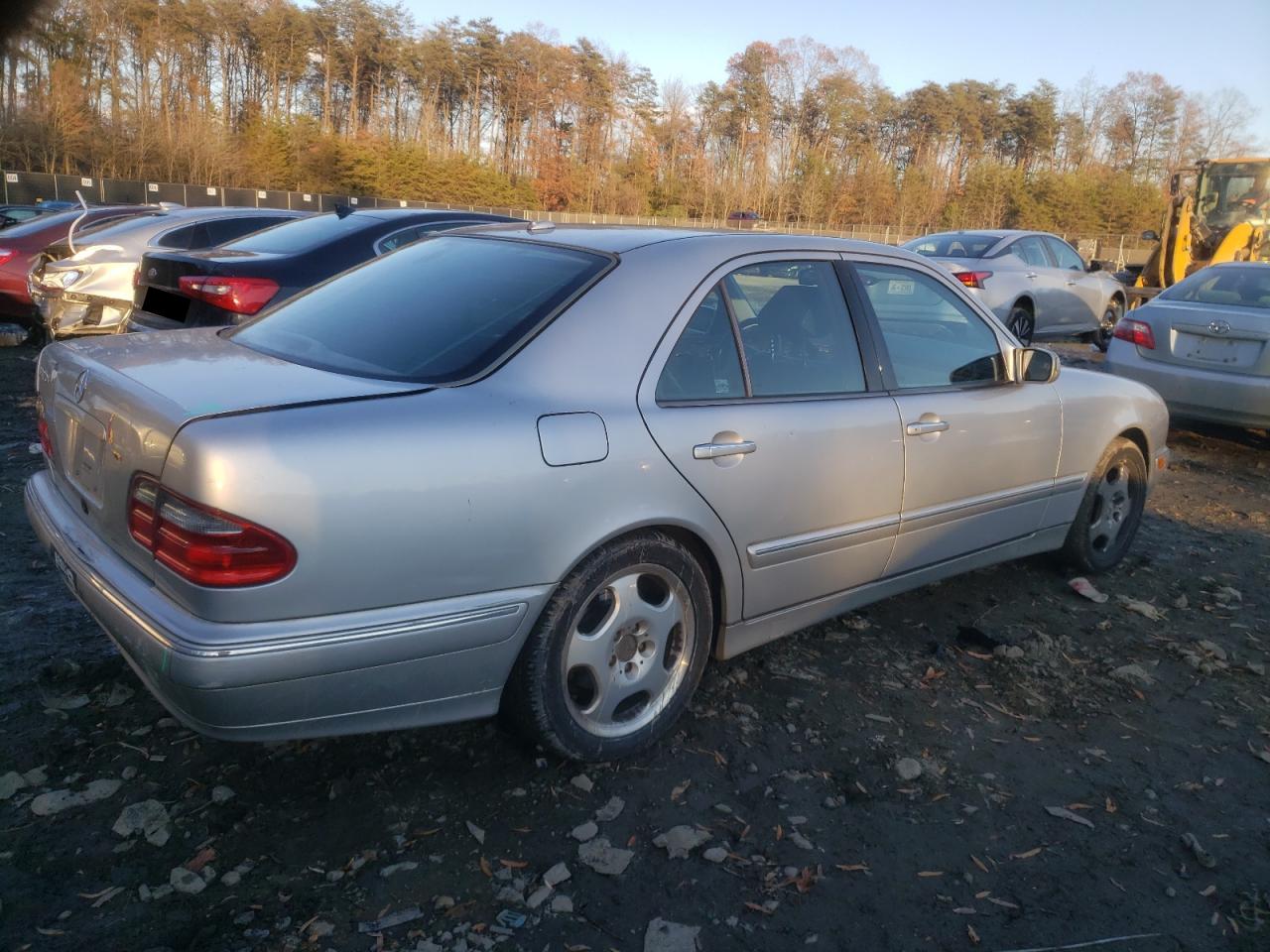 Image 3 of 2000 MERCEDES-BENZ E 430 2000 with VIN WDBJF70J9YB130281
