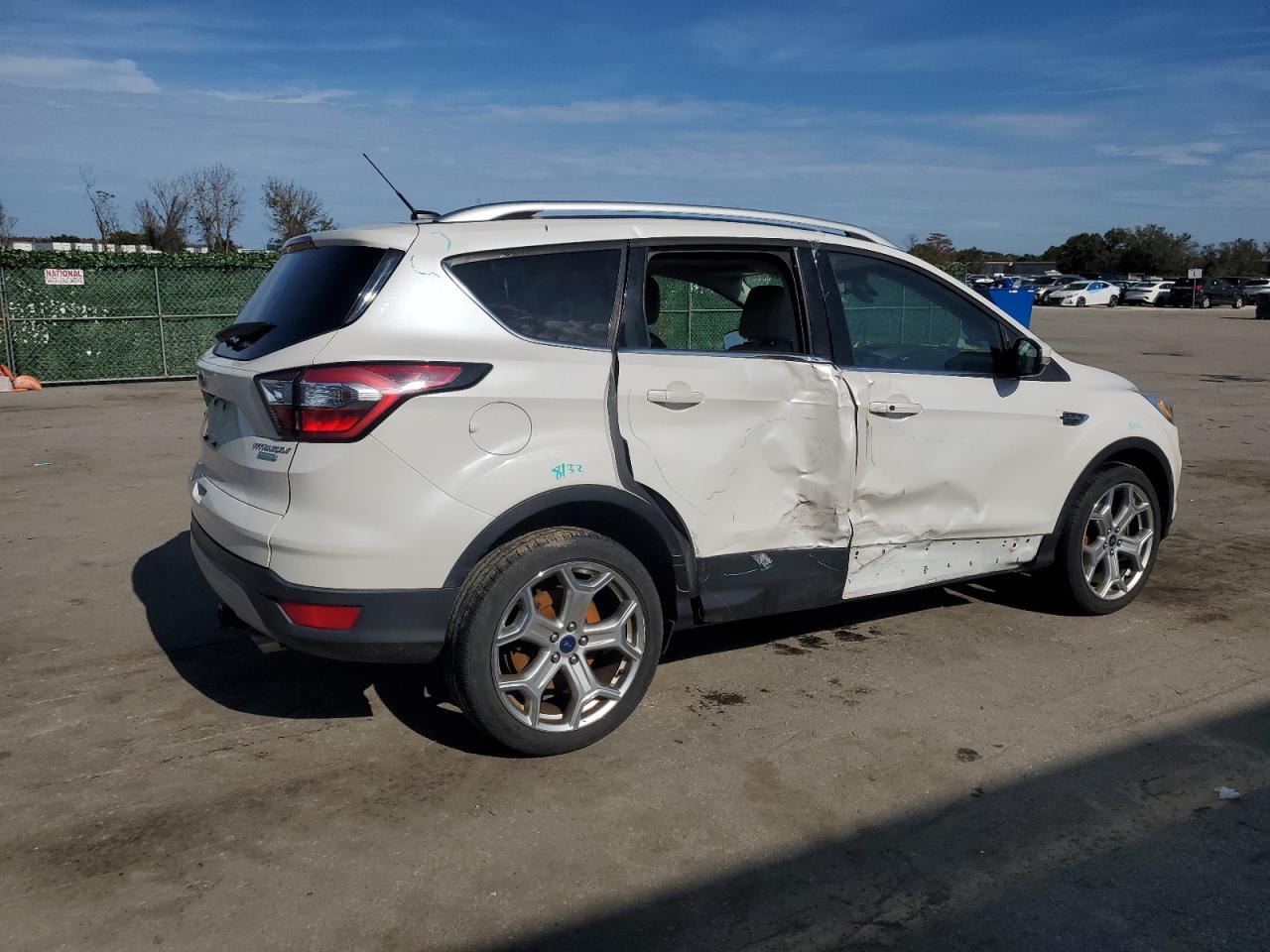 Image 3 of 2017 FORD ESCAPE TITANIUM 2017 with VIN 1FMCU0J96HUE29562