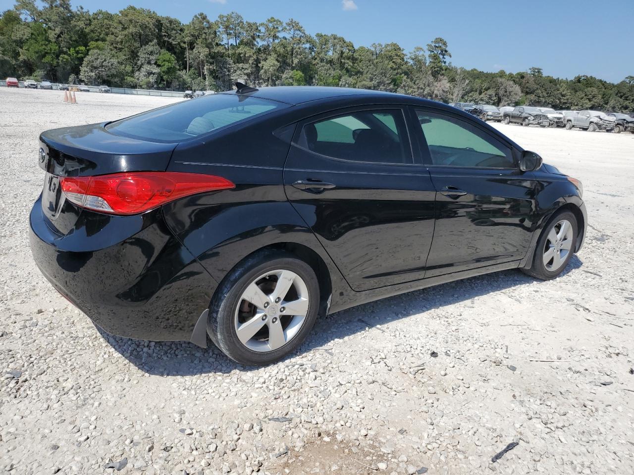 Image 3 of 2013 HYUNDAI ELANTRA GLS 2013 with VIN 5NPDH4AE0DH418207