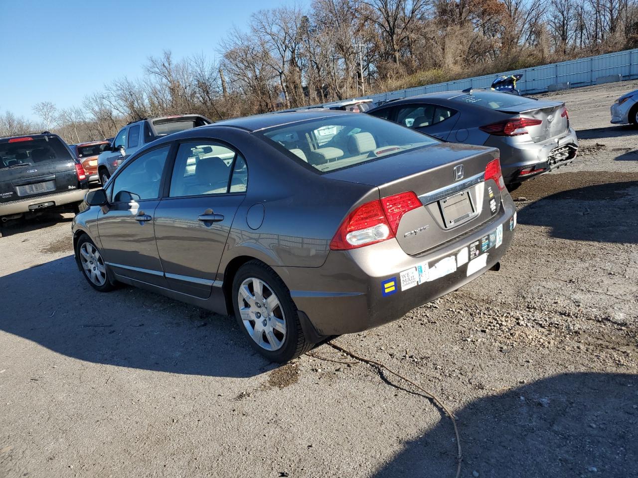 Image 2 of 2010 HONDA CIVIC LX 2010 with VIN 19XFA1F57AE012557