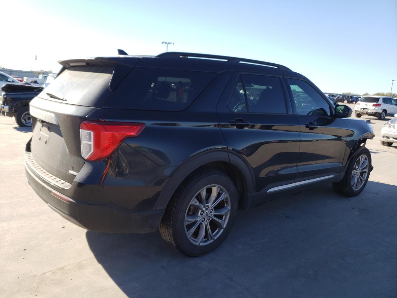 Image 3 of 2020 FORD EXPLORER XLT 2020 with VIN 1FMSK7DH6LGB04723