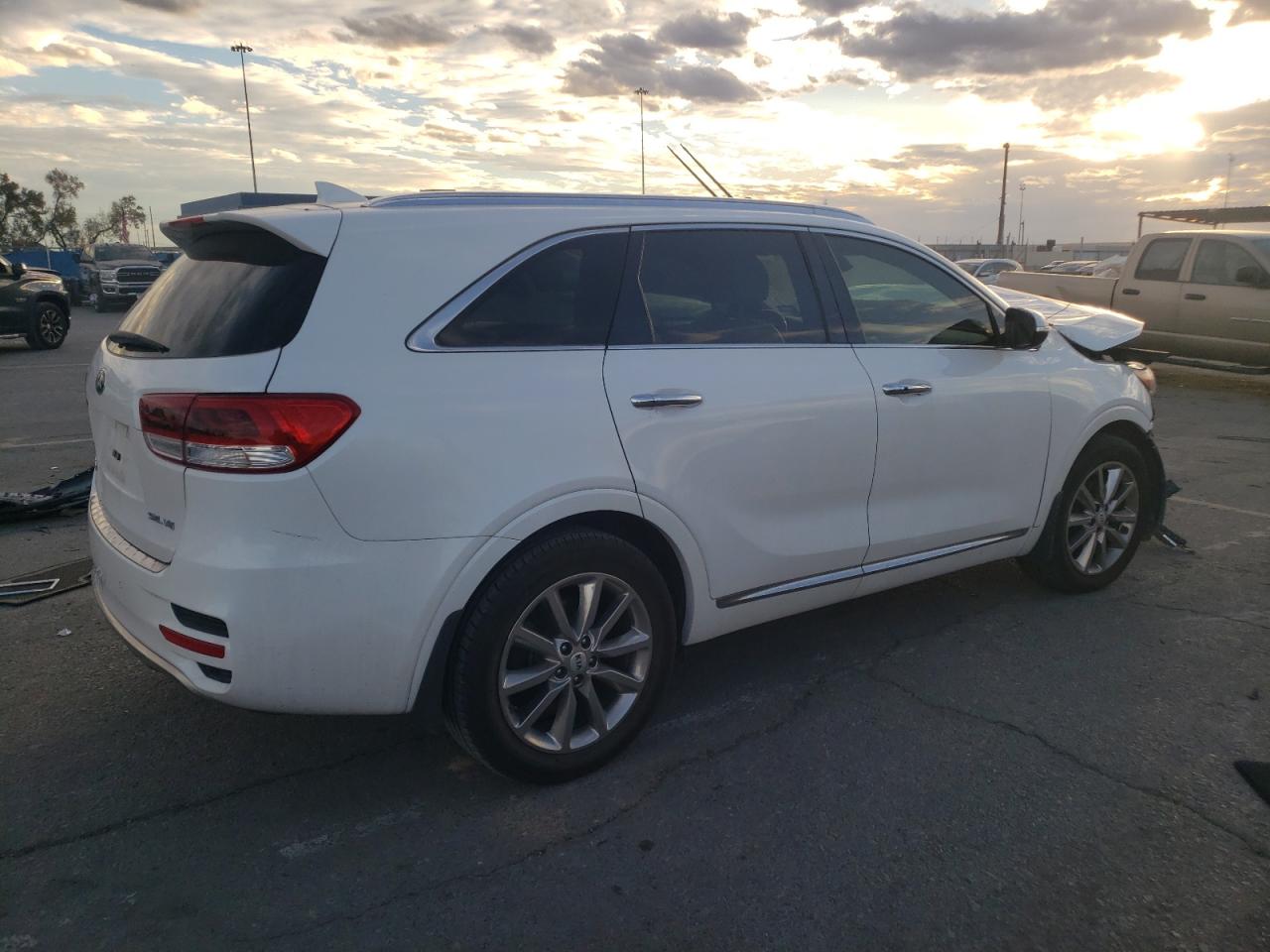Image 3 of 2018 KIA SORENTO SX 2018 with VIN 5XYPK4A5XJG355845