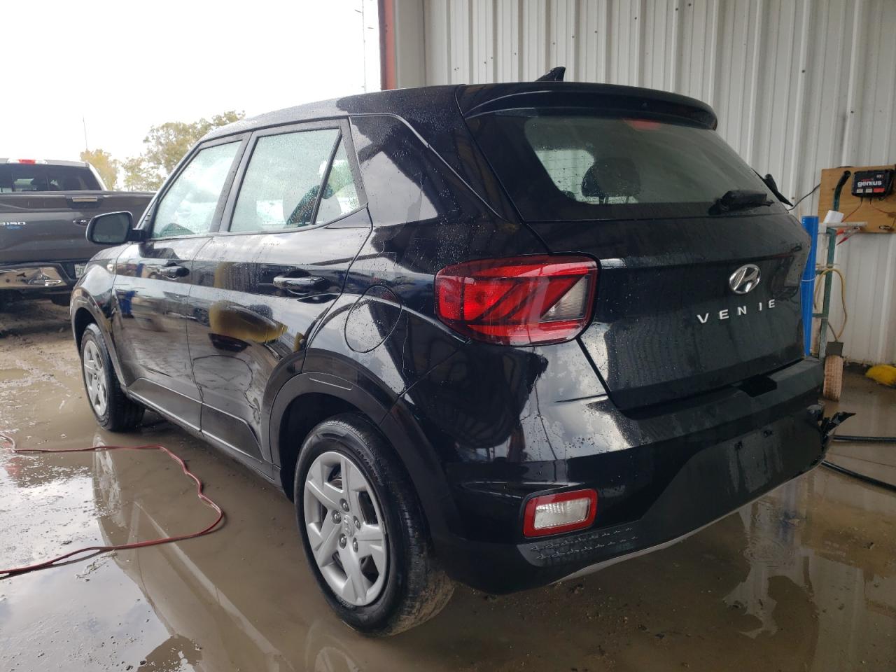 Image 2 of 2020 HYUNDAI VENUE SE 2020 with VIN KMHRB8A32LU036998