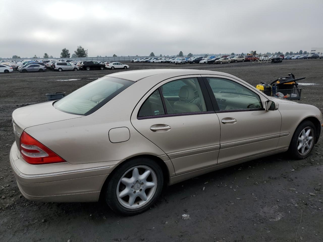 Image 3 of 2004 MERCEDES-BENZ C 240 4MATIC 2004 with VIN WDBRF81J14F447496